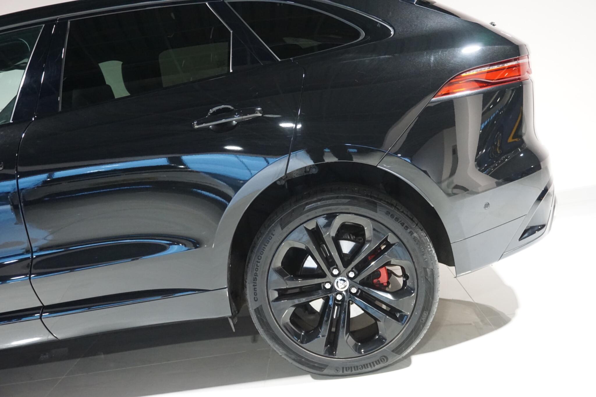 Jaguar F-PACE 3.0 D300 MHEV R-Dynamic HSE Black SUV 5dr Diesel Auto AWD Euro 6 (s/s) (300 ps)